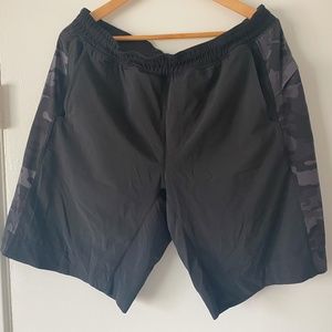 Mens EUC Lululemon shorts